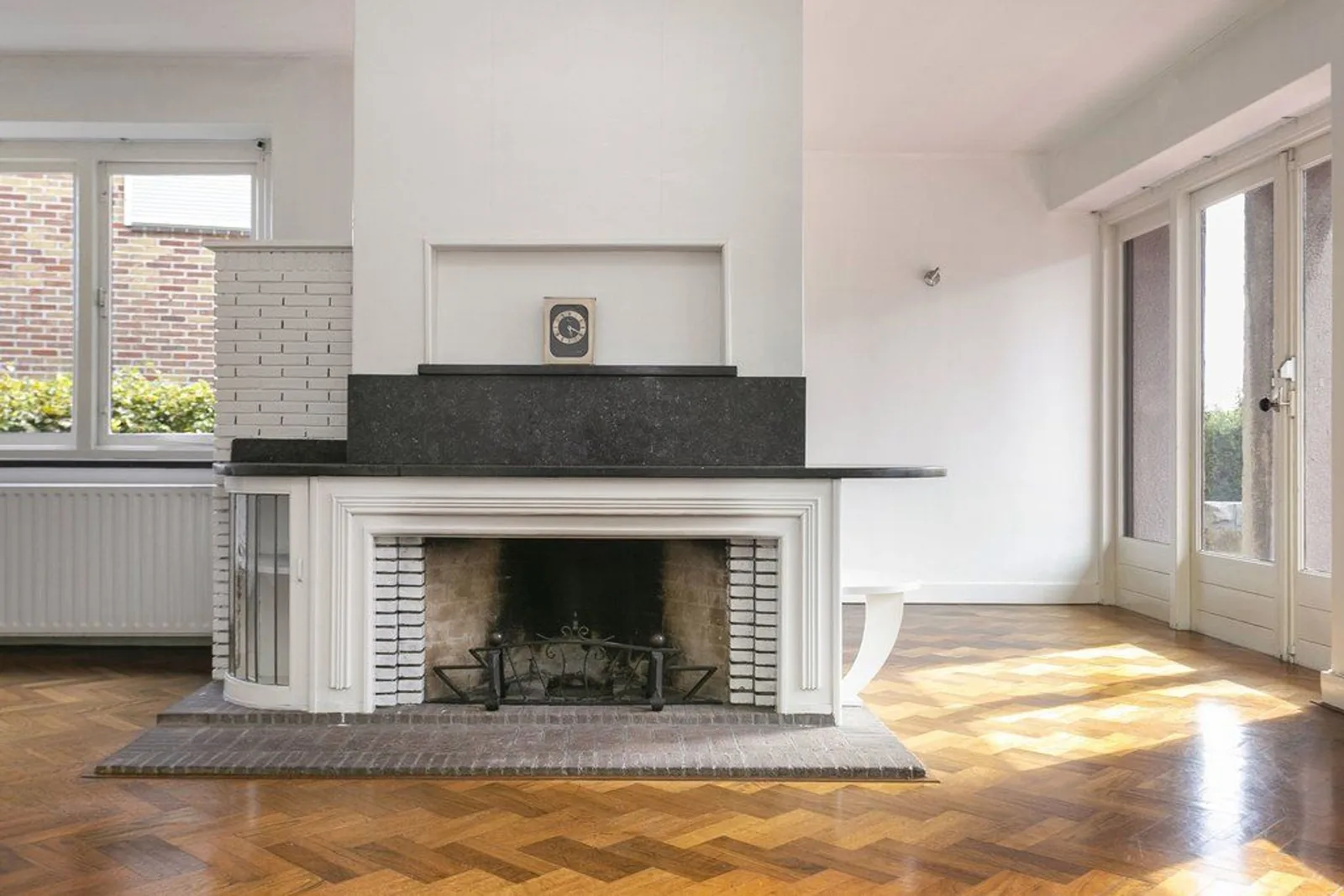 Villa Lindestraat, Brunssum – woonkamer met haardpartij