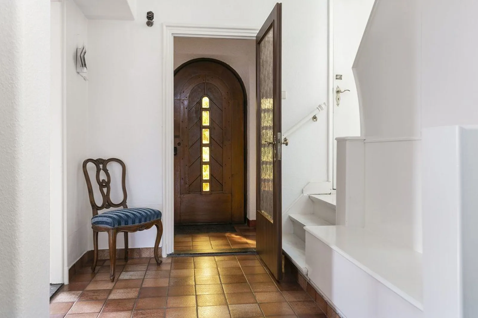 Villa Lindestraat, Brunssum – hal met halfronde deur