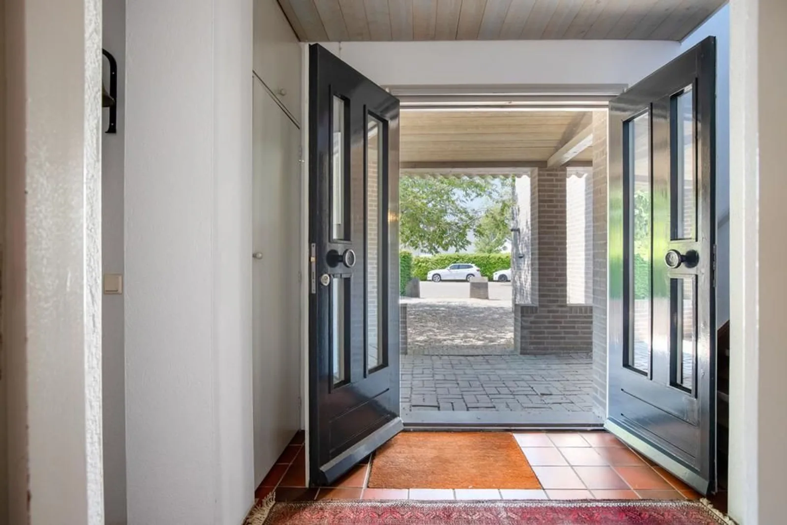 Kleine Veer 4, ’s-Hertogenbosch – hal met doorkijk