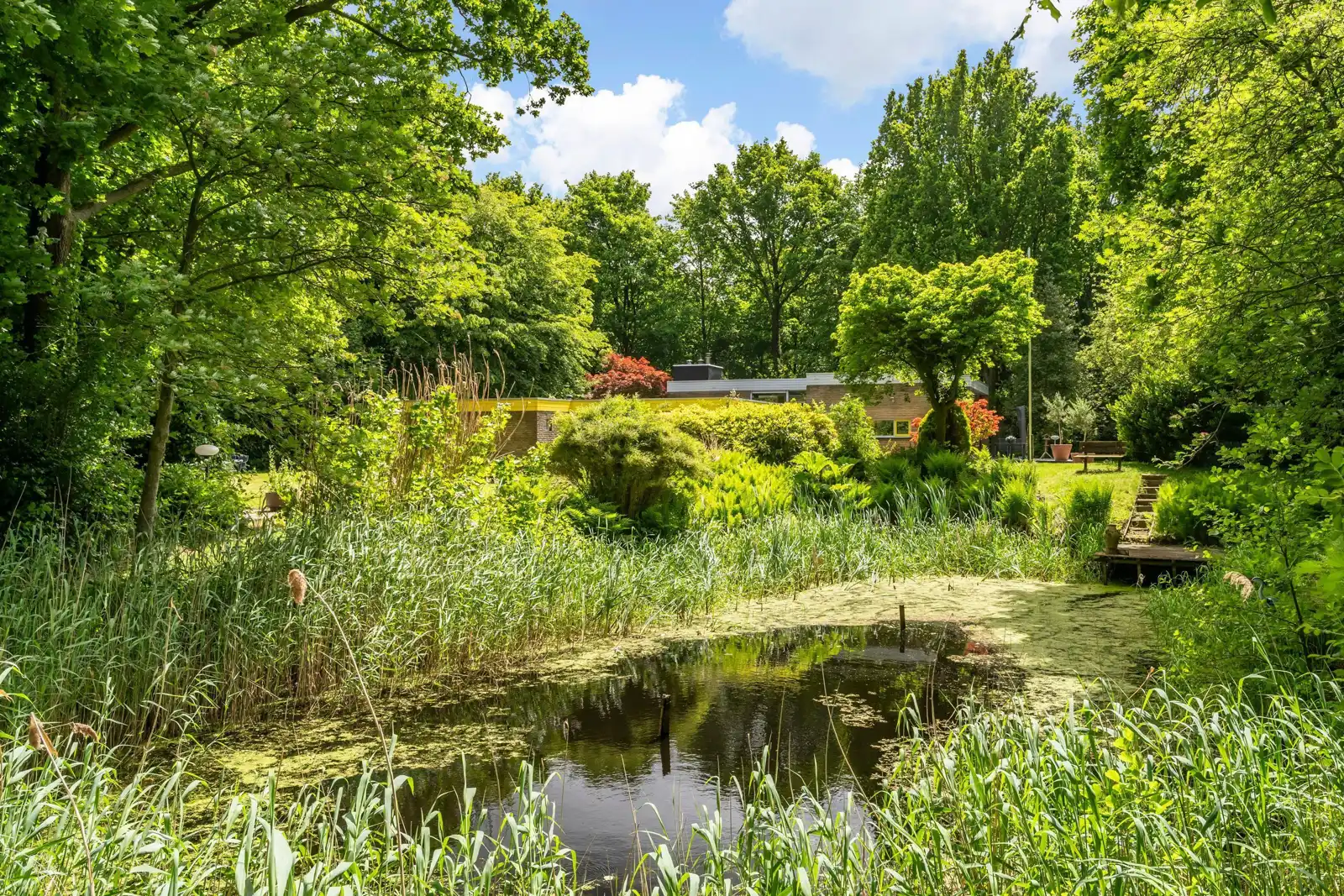 Rietveld-bungalow Folgeralaan 13, Drachten – vijver
