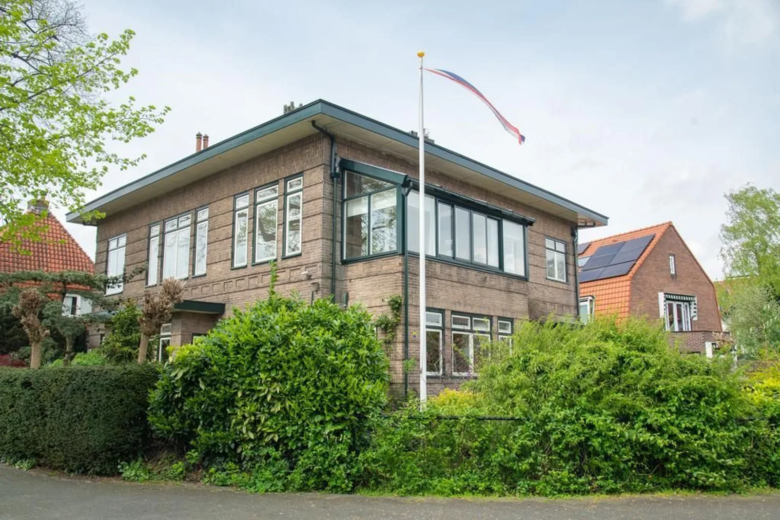 Frans Halslaan 27, Hilversum – de villa op de hoek
