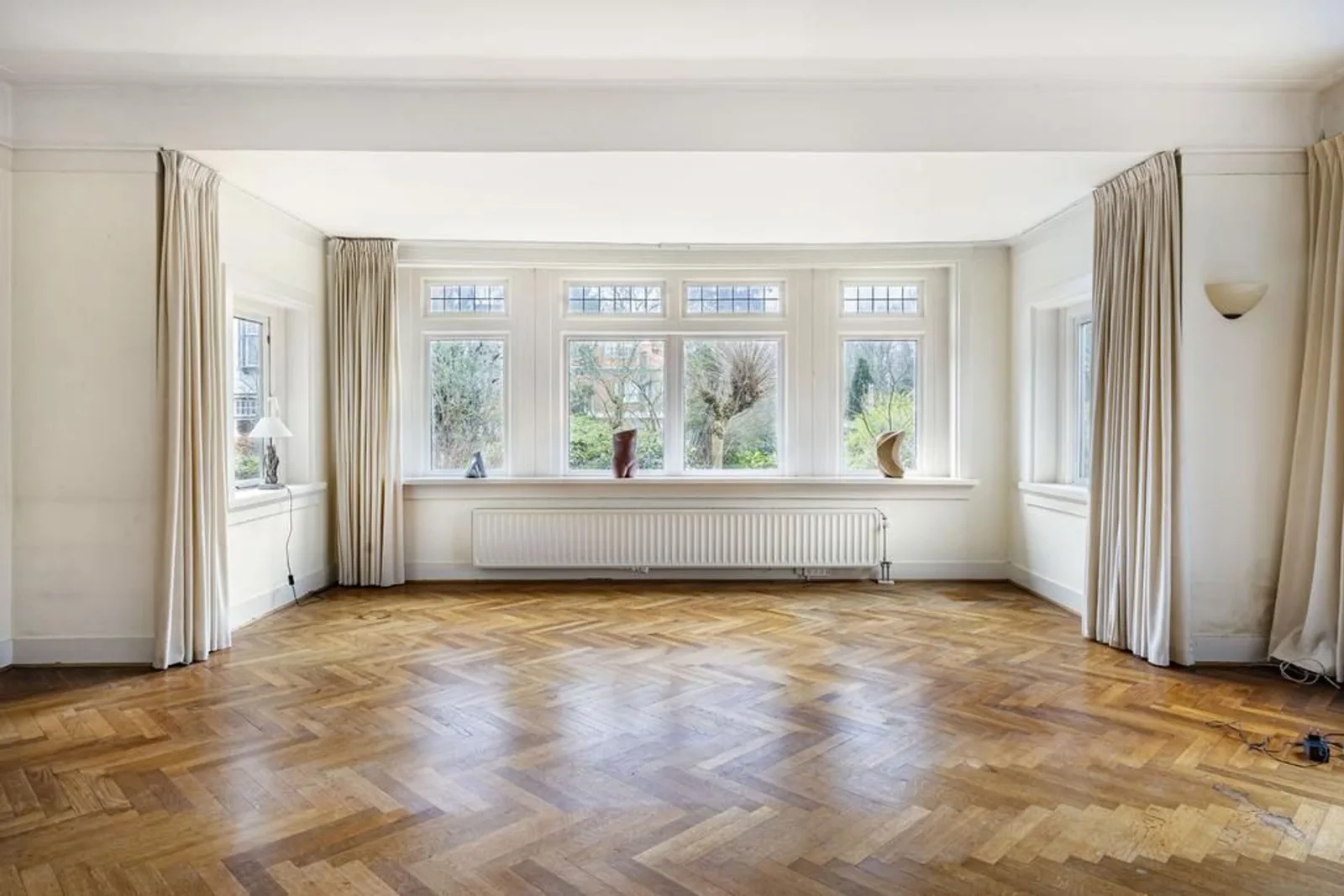 Frans Halslaan 27, Hilversum – woonkamer met raampartijen