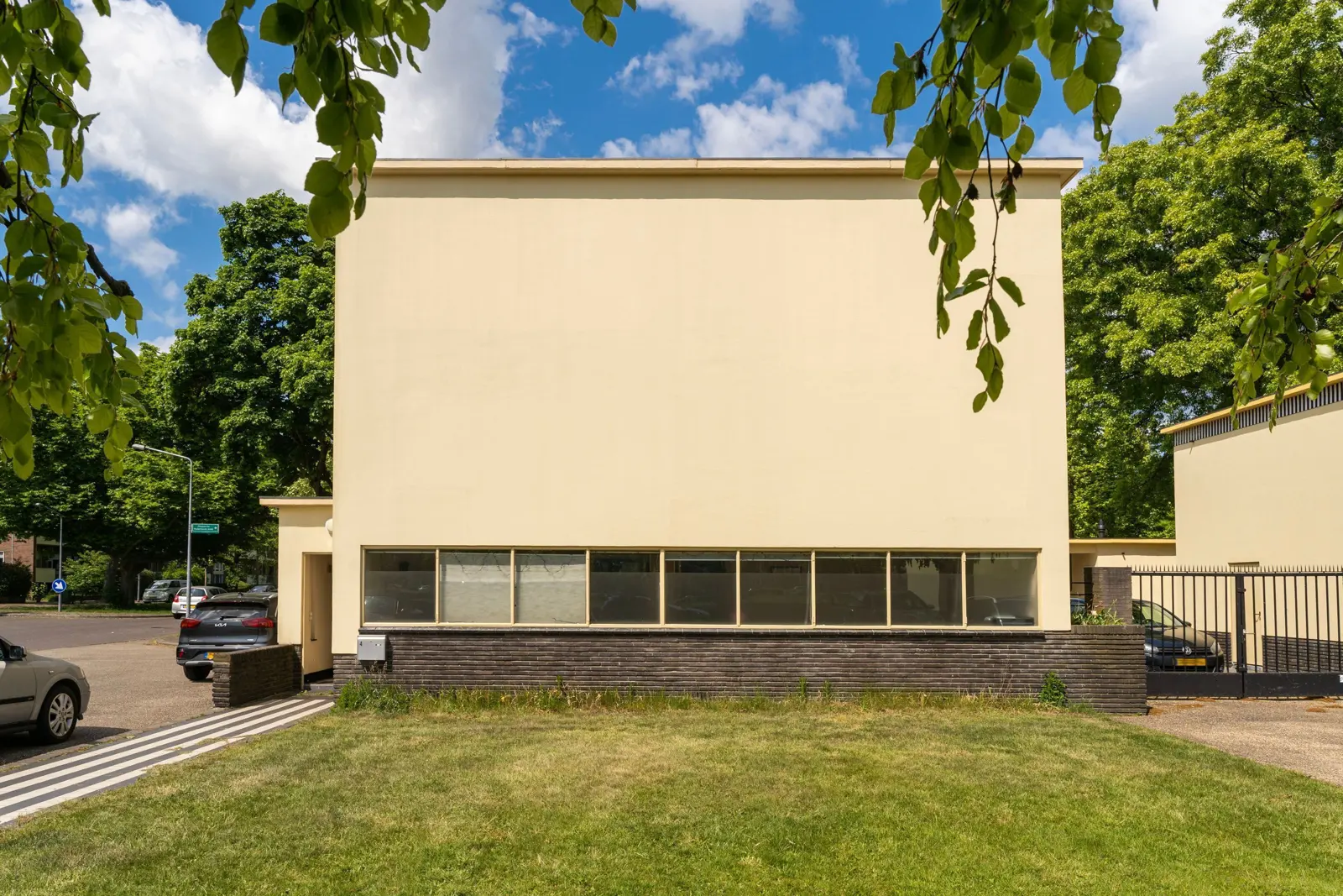 Dienstwoning Noorderbegraafplaats, Hilversum – zijgevel