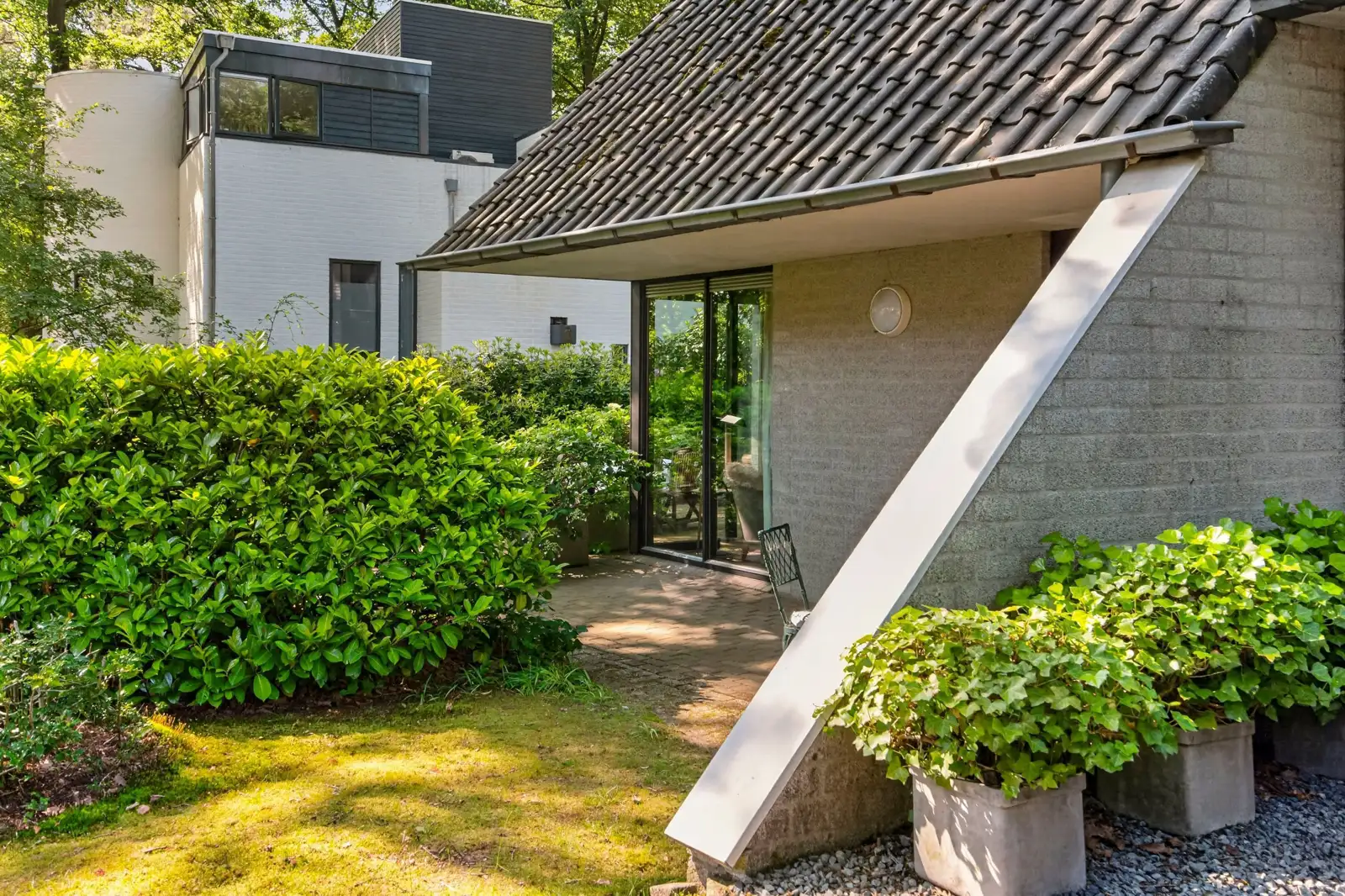 Eleonoraweg 7, Nijmegen – gevel van betonsteen
