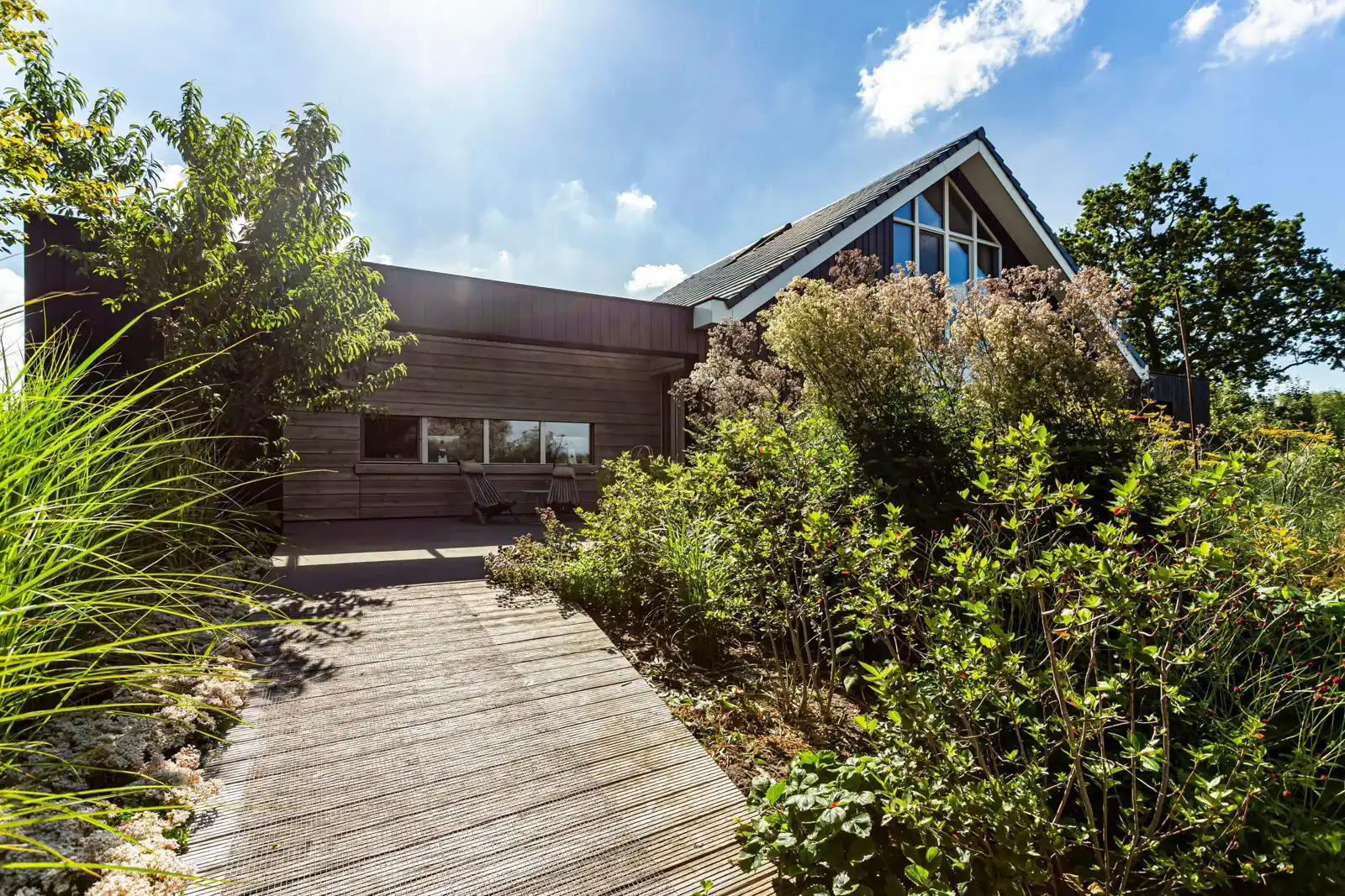 Architectuurwoning, Langelille – het pad naar de entree