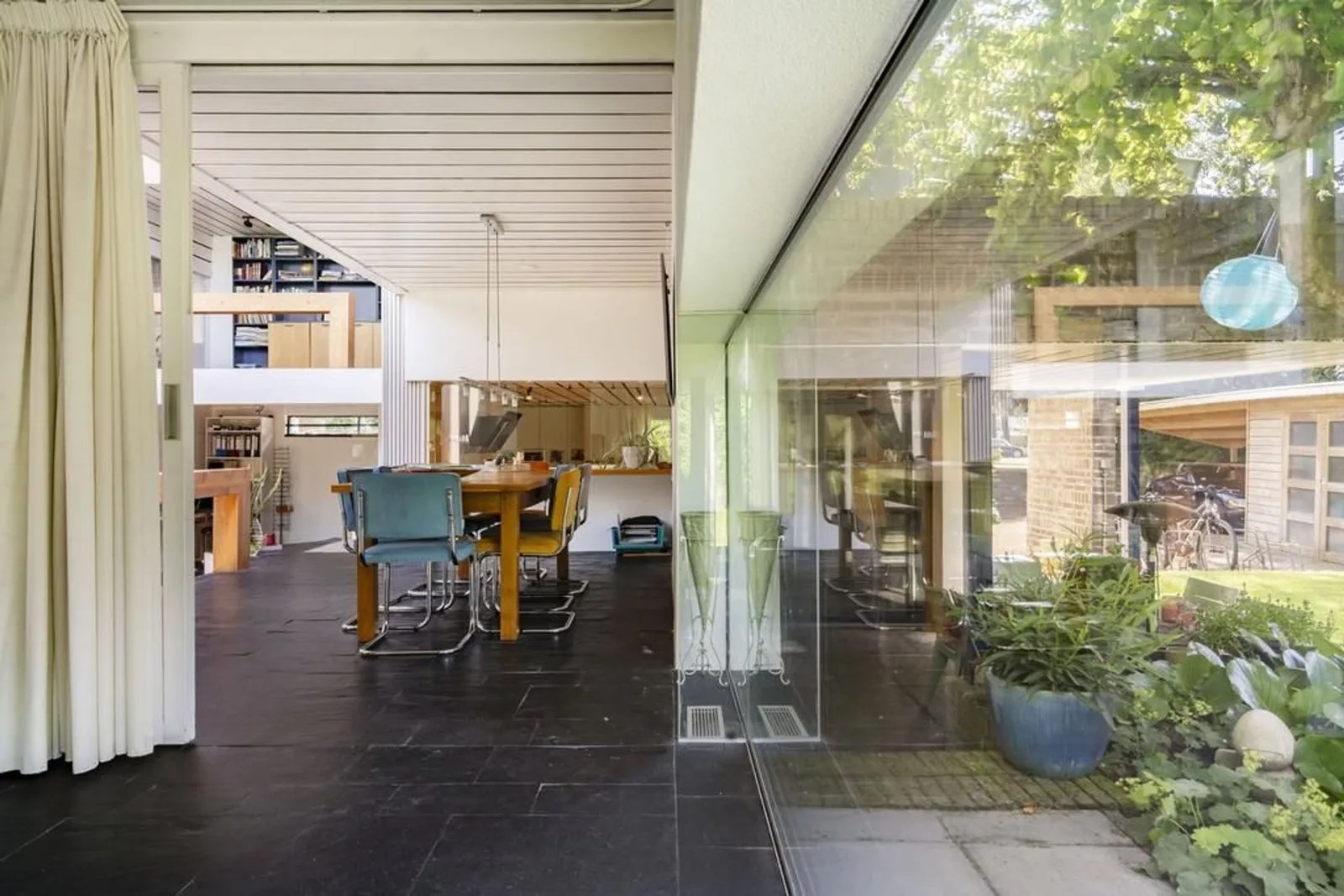 Huize Sisu, Nijmegen – doorkijk naar de tuin