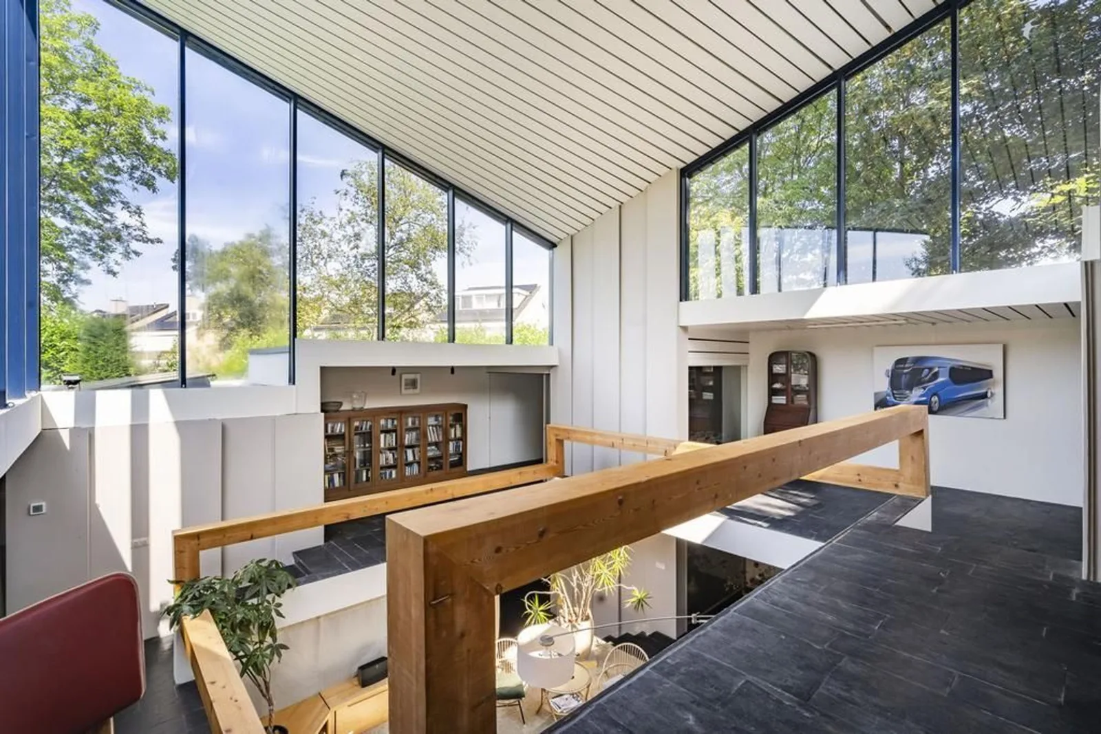 Huize Sisu, Nijmegen – galerij met houten balusters