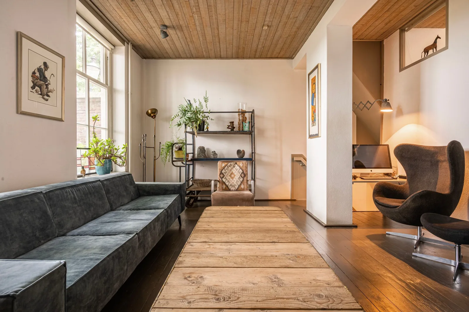 Stadshuis Maasdijk 40, Ravenstein – de woonkamer met het houten plafond