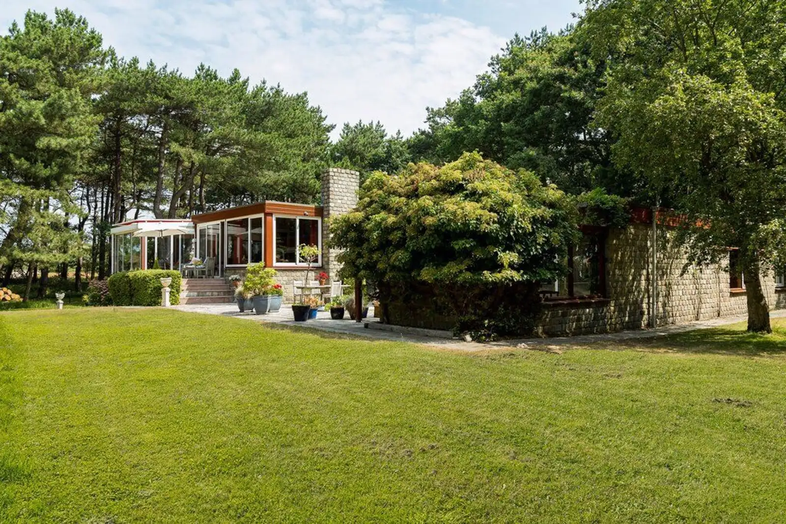 Landgoed Schouwse Hoeve, Renesse – gazon en villa