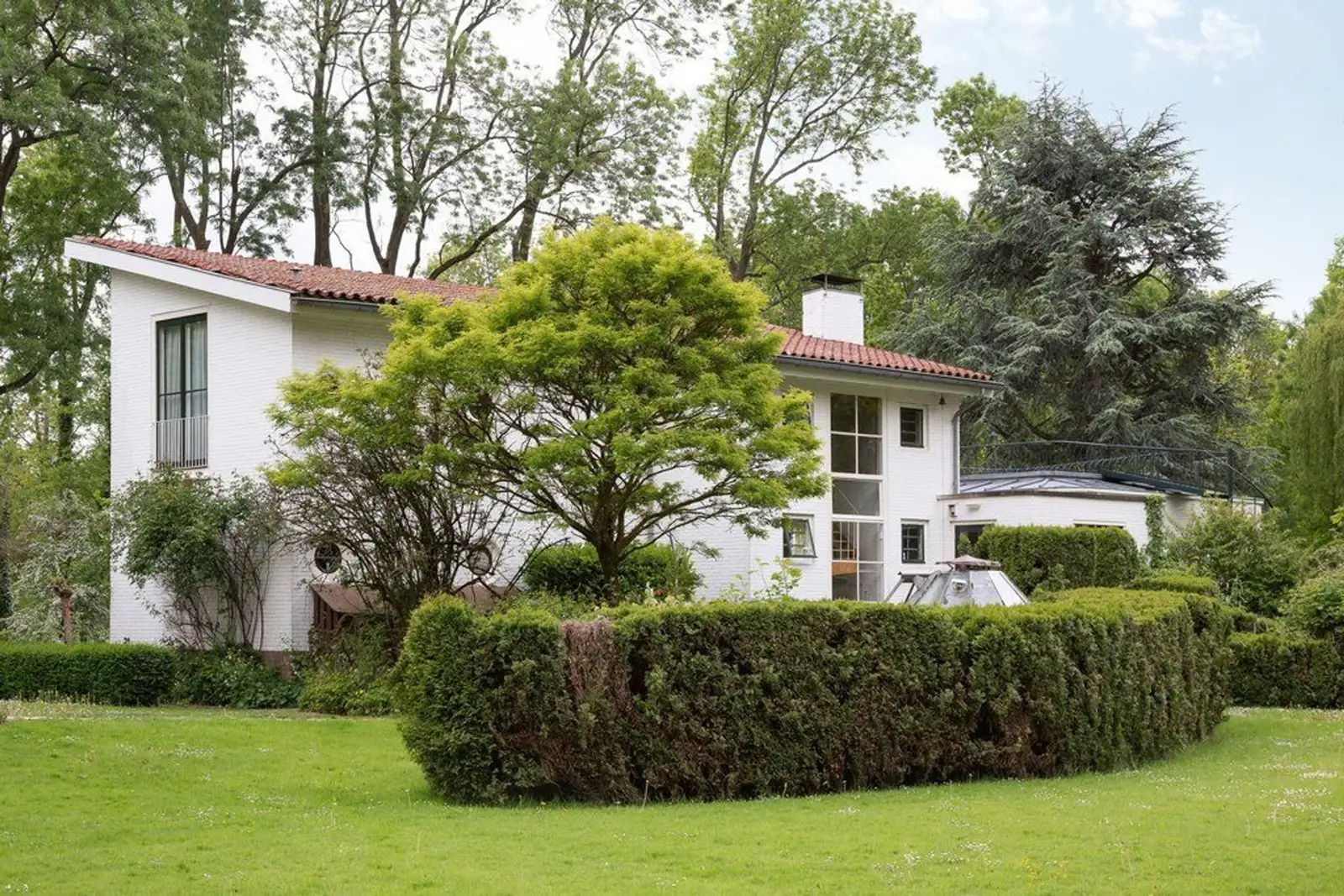 Villa ‘Voorbij de wegen’, Rhoon – de villa in de tuin