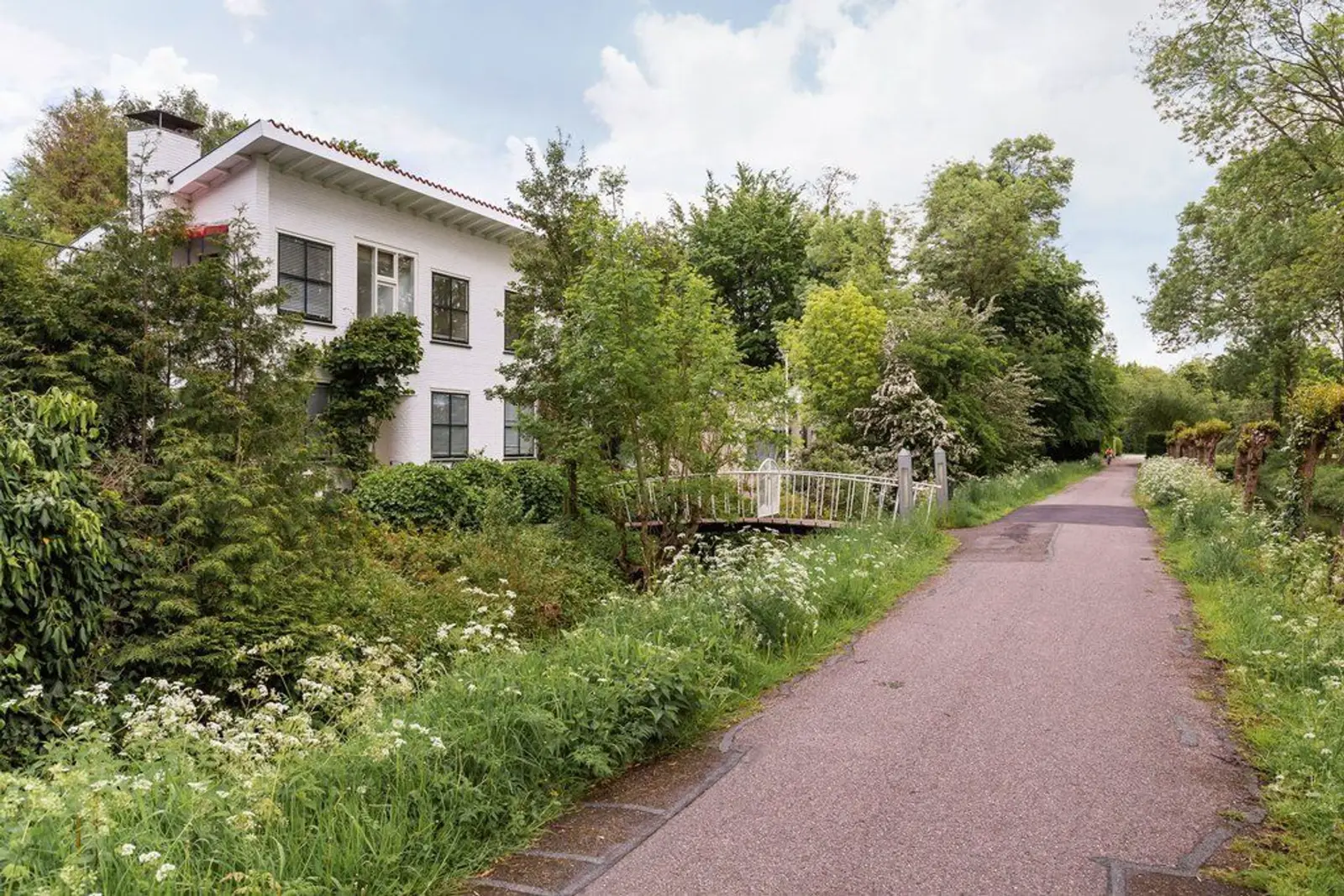 Villa ‘Voorbij de wegen’, Rhoon – gevel aan het pad