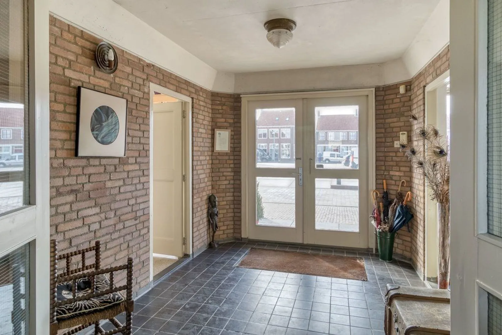 Voormalig raadhuis Schoondijke, Schoondijke – hal