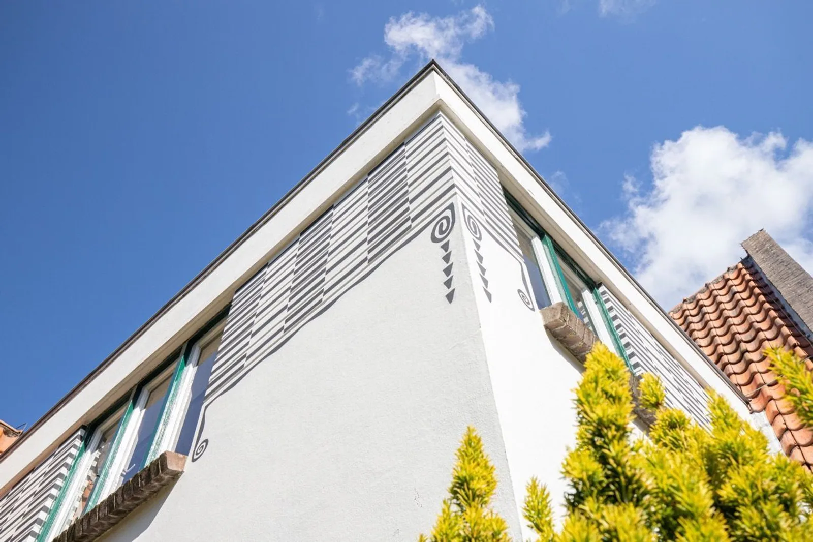 Villa De Kroft, Schoorl – de witte geveltop